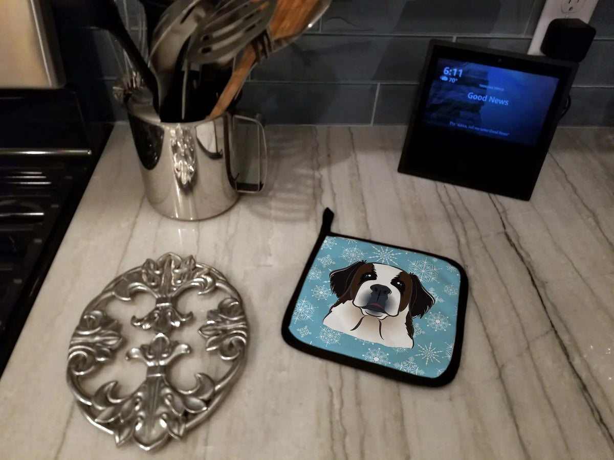 Pot Holder Set of 2 | Heat Resistant Quilted Hot Pads | 7.5 x 7.5 Inch | Snowflake Saint Bernard