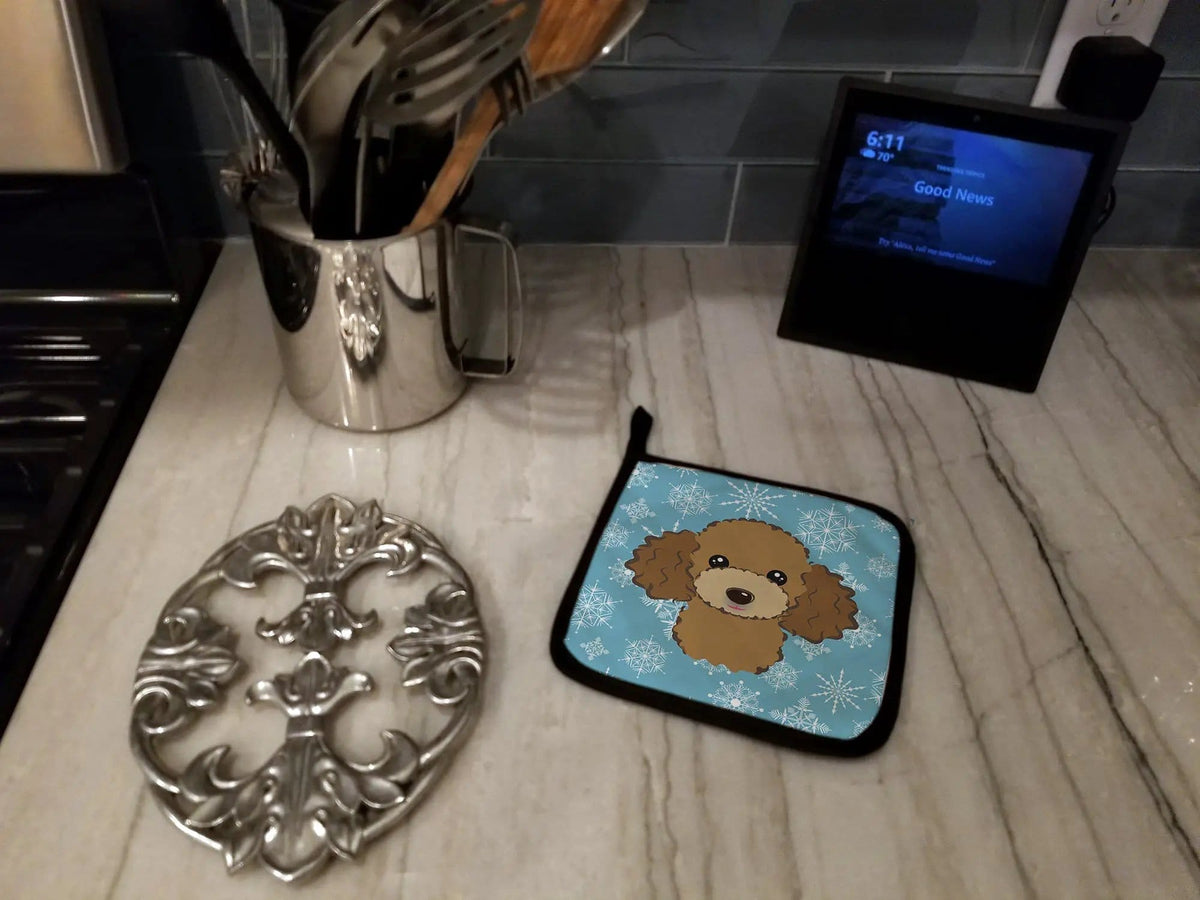 Pot Holder Set of 2 | Heat Resistant Quilted Hot Pads | 7.5 x 7.5 Inch | Snowflake Chocolate Brown Poodle