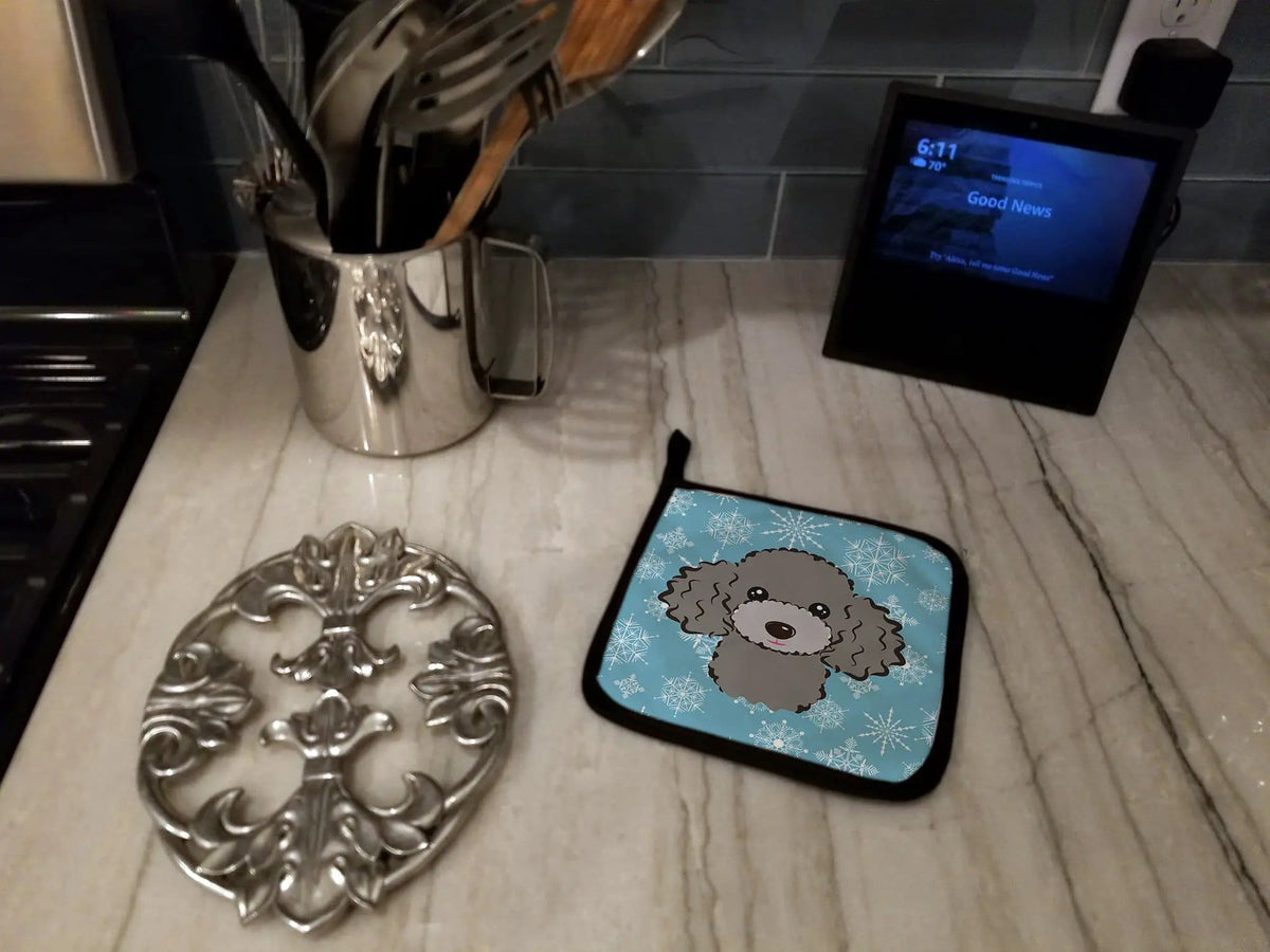 Pot Holder Set of 2 | Heat Resistant Quilted Hot Pads | 7.5 x 7.5 Inch | Snowflake Silver Gray Poodle