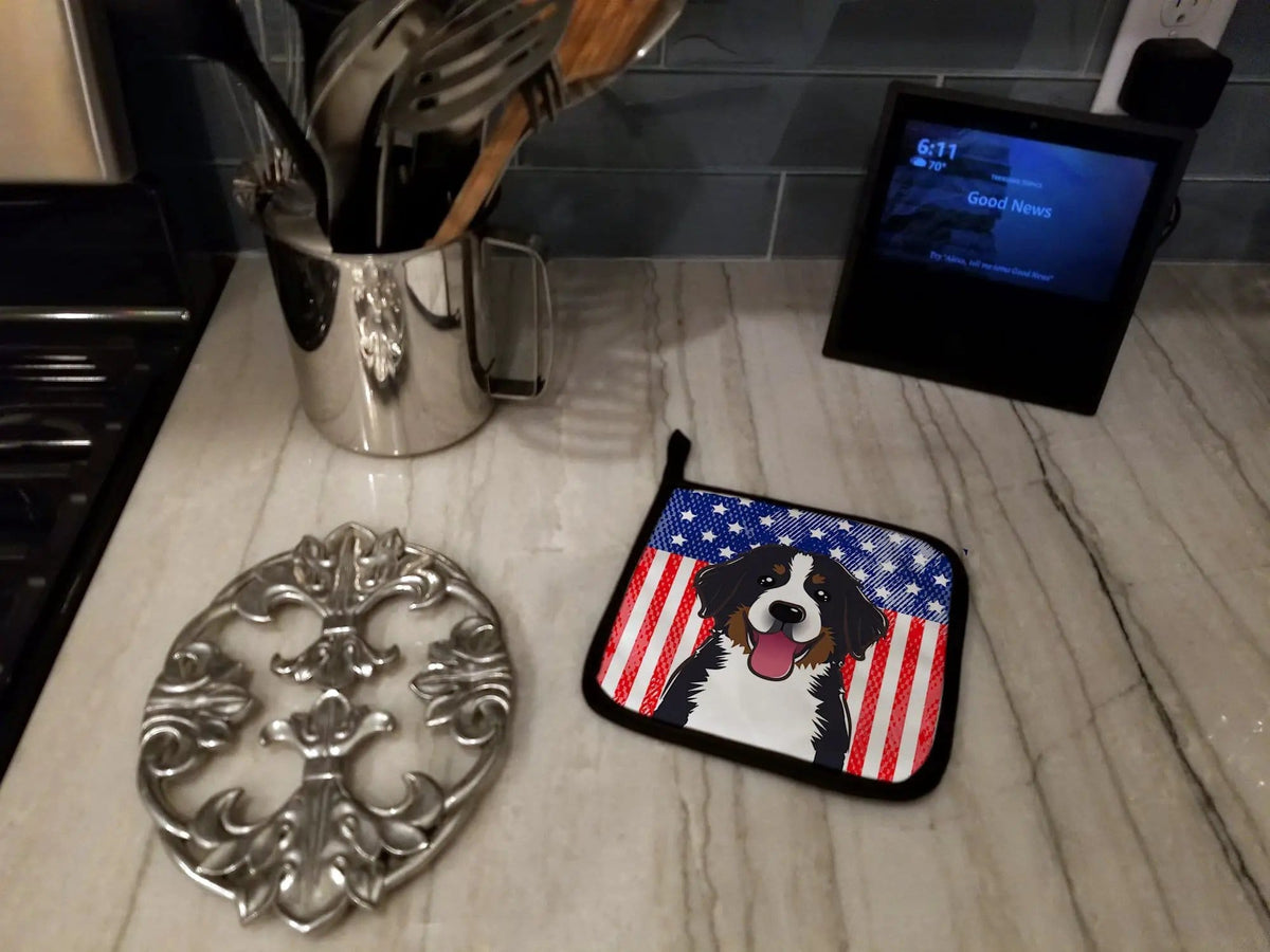 Pot Holder Set of 2 | Heat Resistant Quilted Hot Pads | 7.5 x 7.5 Inch | American Flag and Bernese Mountain Dog