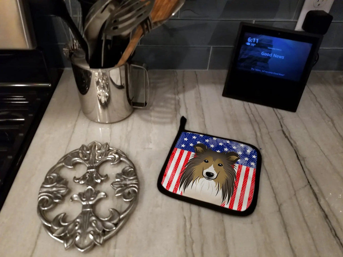 Pot Holder Set of 2 | Heat Resistant Quilted Hot Pads | 7.5 x 7.5 Inch | American Flag and Sheltie