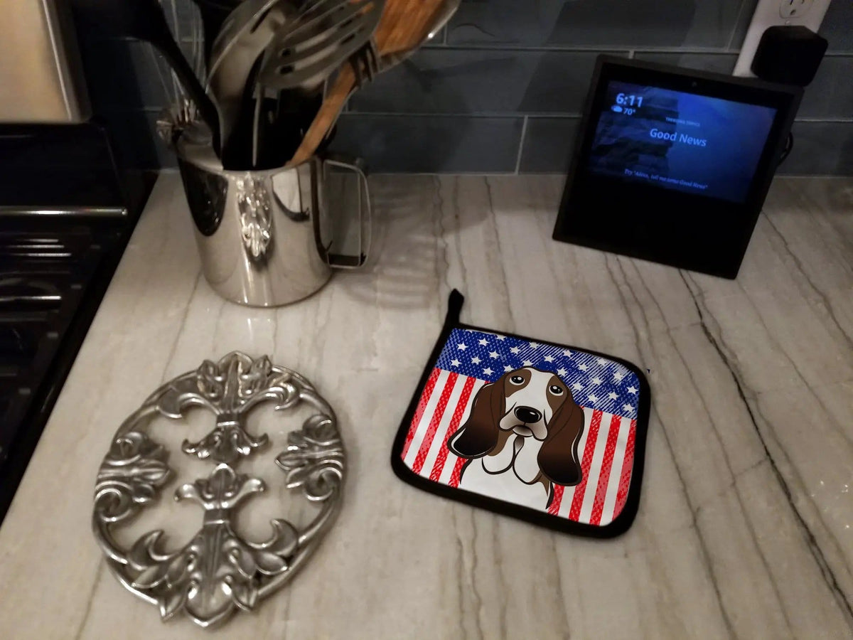 Pot Holder Set of 2 | Heat Resistant Quilted Hot Pads | 7.5 x 7.5 Inch | American Flag and Basset Hound