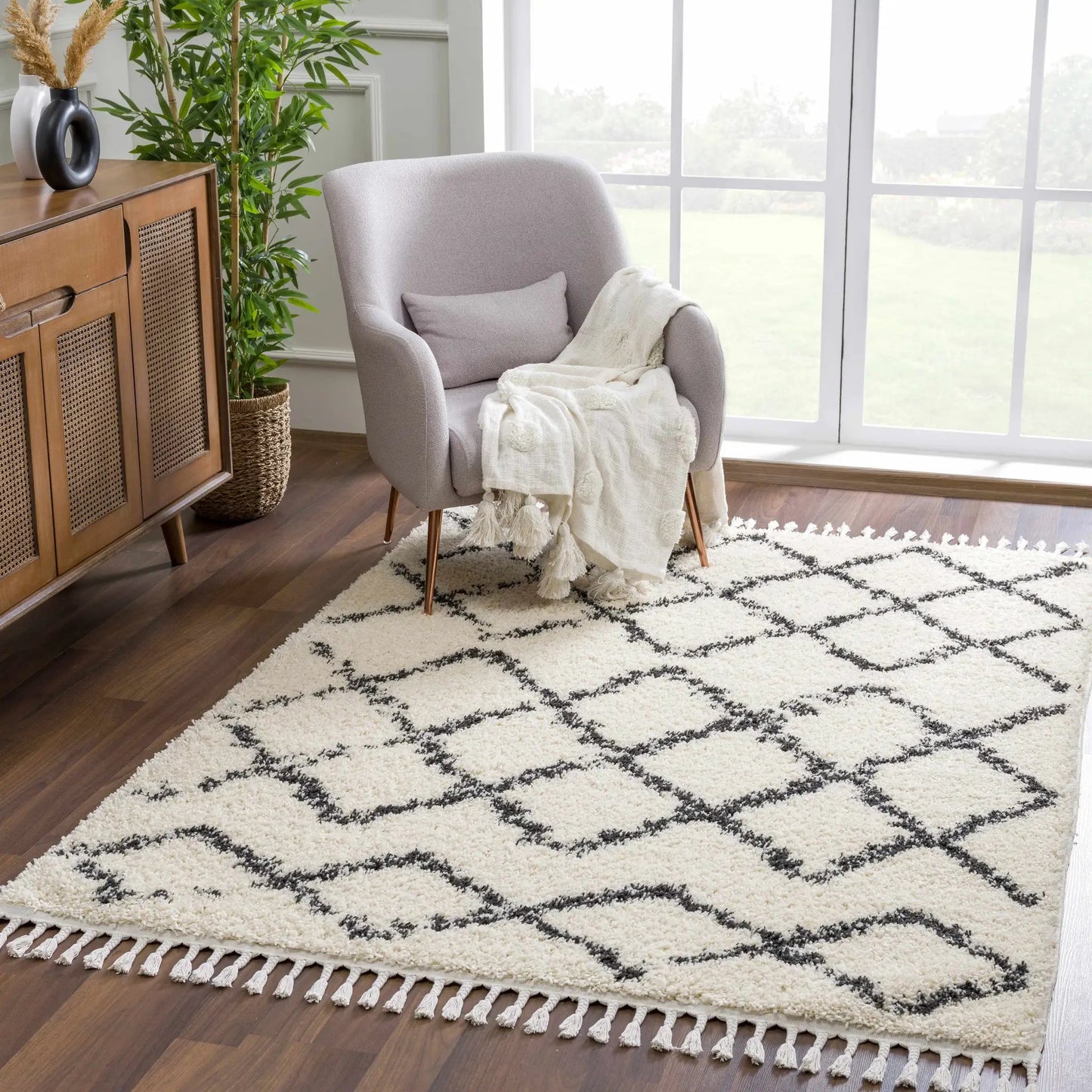 Wallagrass Beige/Black Trellis Tassel Shag from PriceLows™
