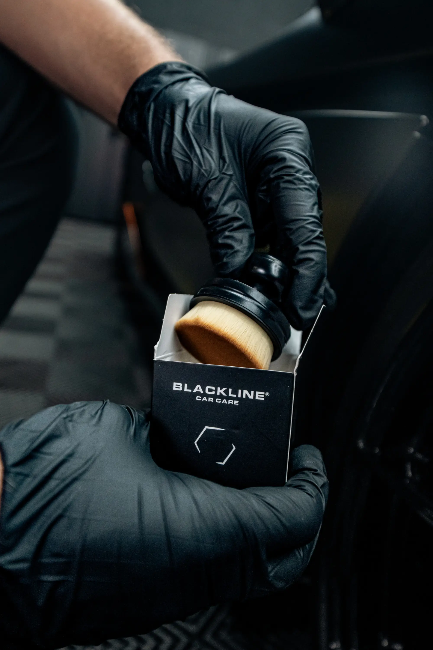 BLACKLINE® TIRE SHINE APPLICATOR BRUSH from PriceLows™