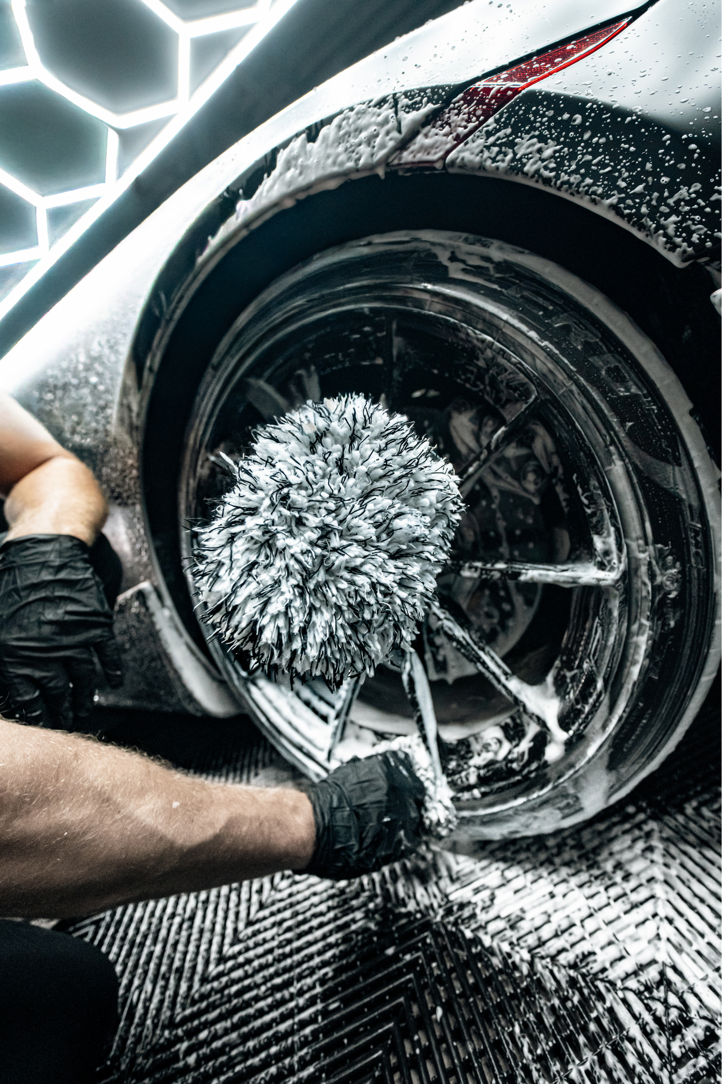 BLACKLINE® MICROFIBER WHEEL MITT from PriceLows™