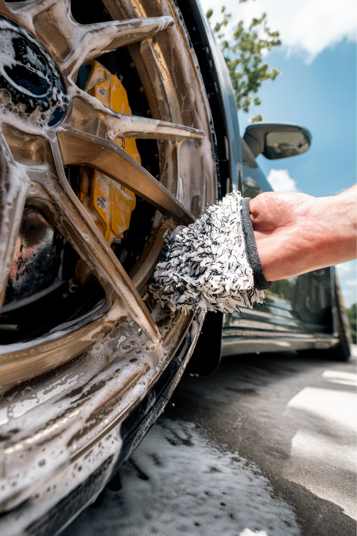 BLACKLINE® MICROFIBER WHEEL MITT from PriceLows™