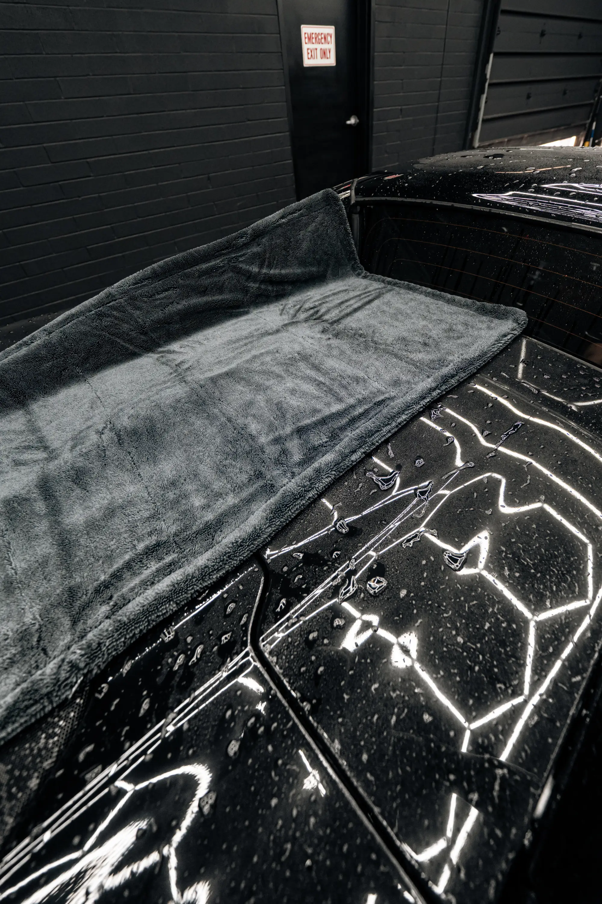 BLACKLINE® TWISTED-LOOP DRYING TOWEL from PriceLows™