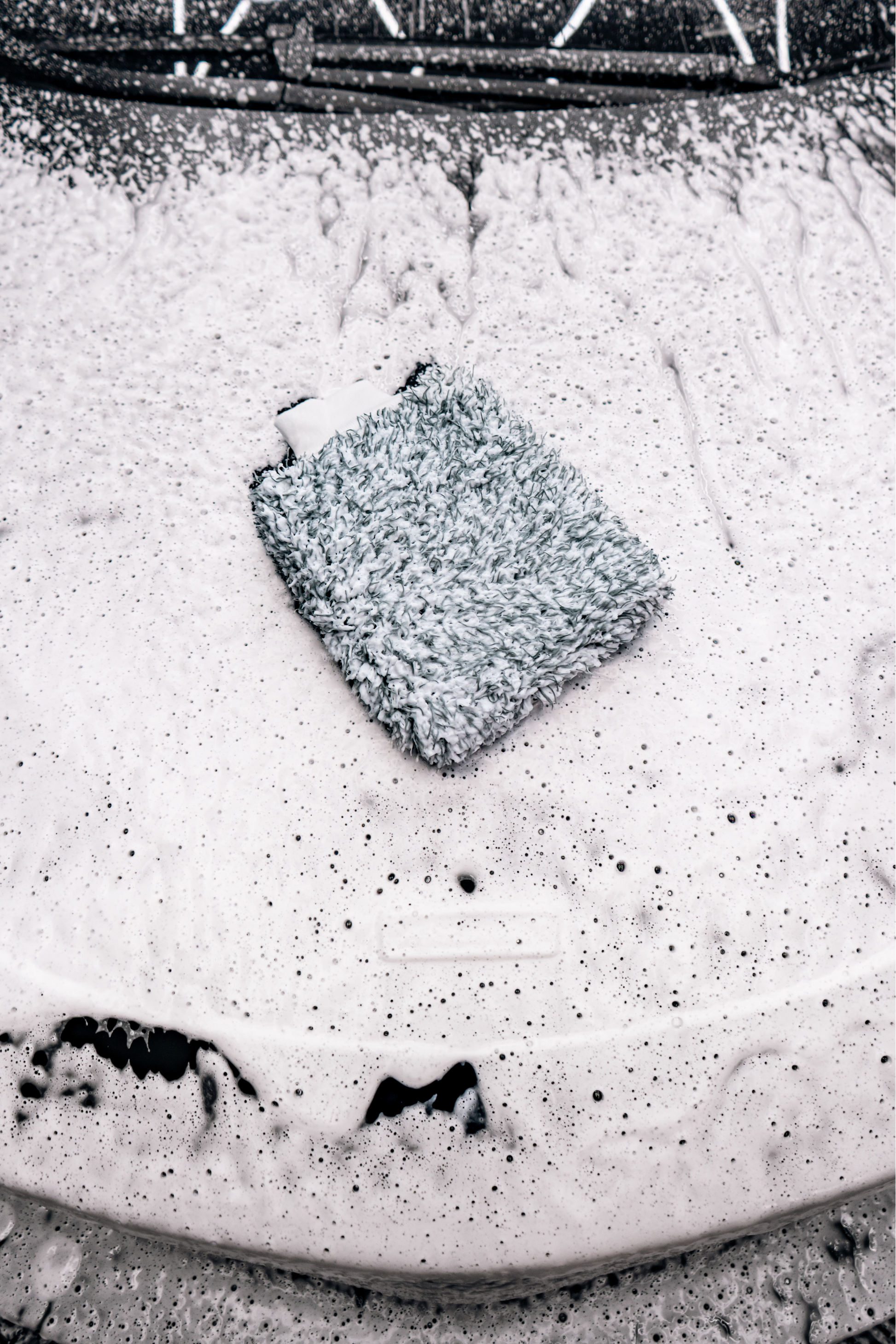 BLACKLINE® MICROFIBER WASH MITT from PriceLows™