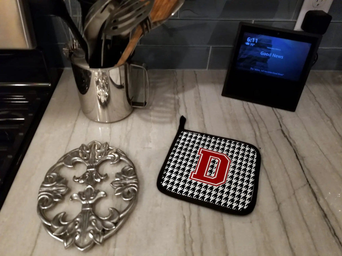 Pot Holder Set of 2 | Heat Resistant Quilted Hot Pads | 7.5 x 7.5 Inch | Letter D Monogram - Houndstooth Black