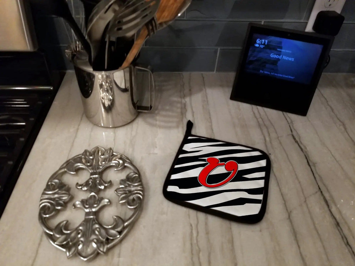 Pot Holder Set of 2 | Heat Resistant Quilted Hot Pads | 7.5 x 7.5 Inch | Letter U Initial Monogram - Zebra Red