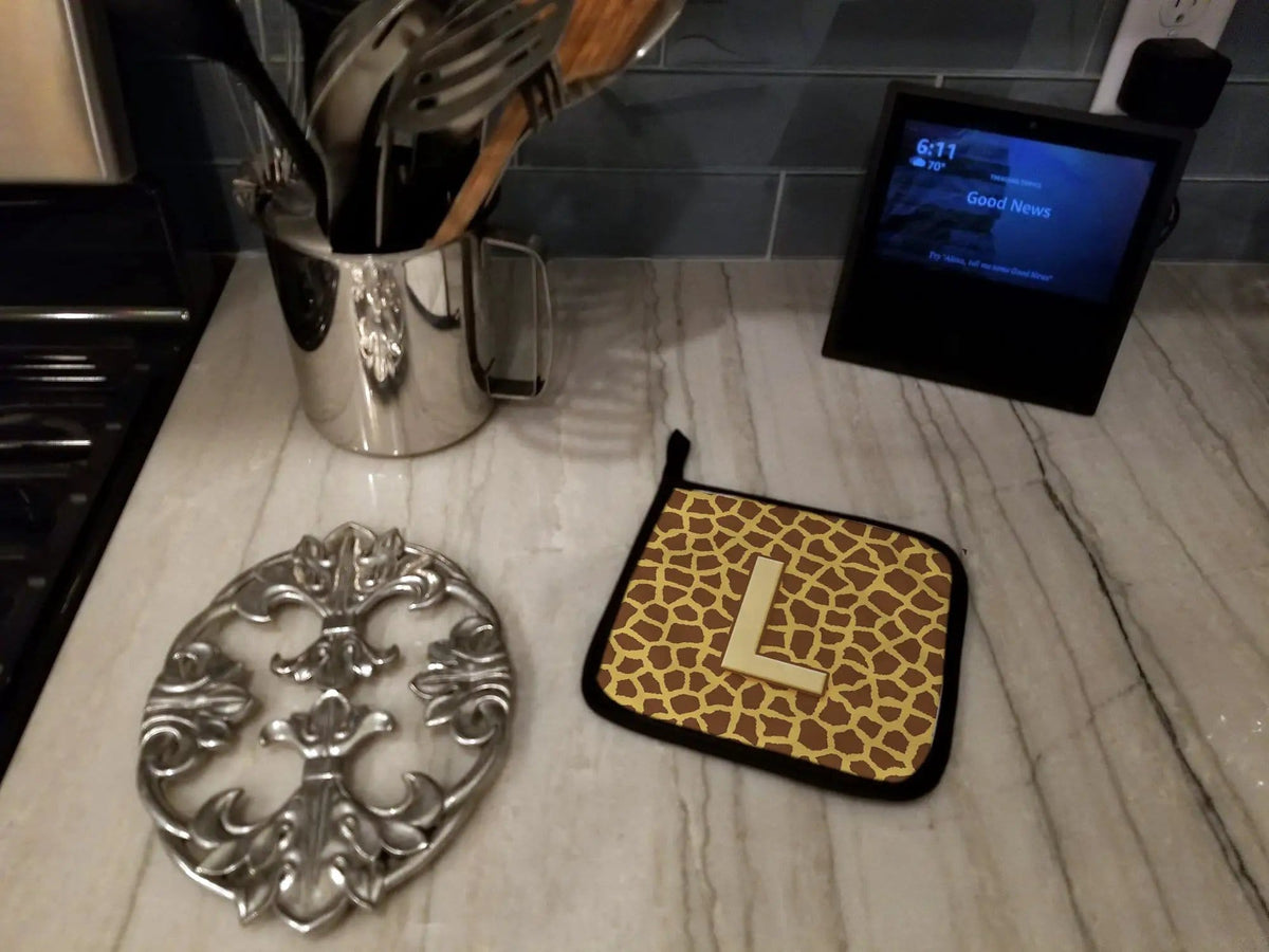 Pot Holder Set of 2 | Heat Resistant Quilted Hot Pads | 7.5 x 7.5 Inch | Letter L Initial Monogram - Giraffe