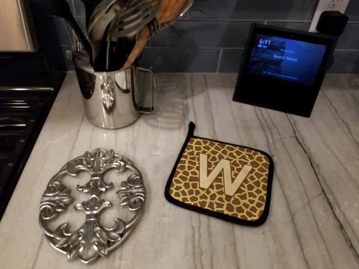 Pot Holder Set of 2 | Heat Resistant Quilted Hot Pads | 7.5 x 7.5 Inch | Letter W Initial Monogram - Giraffe