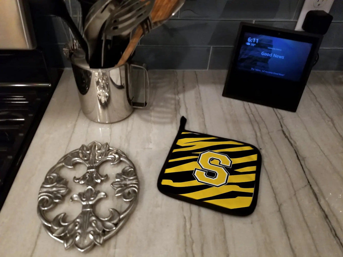 Pot Holder Set of 2 | Heat Resistant Quilted Hot Pads | 7.5 x 7.5 Inch | Letter S Initial Tiger Stripe - Black Gold
