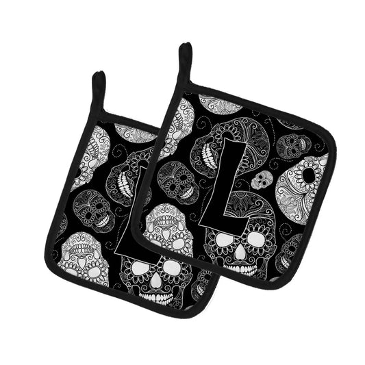 Pot Holder Set of 2 | Heat Resistant Quilted Hot Pads | 7.5 x 7.5 Inch | Letter L Day of the Dead Skulls Black