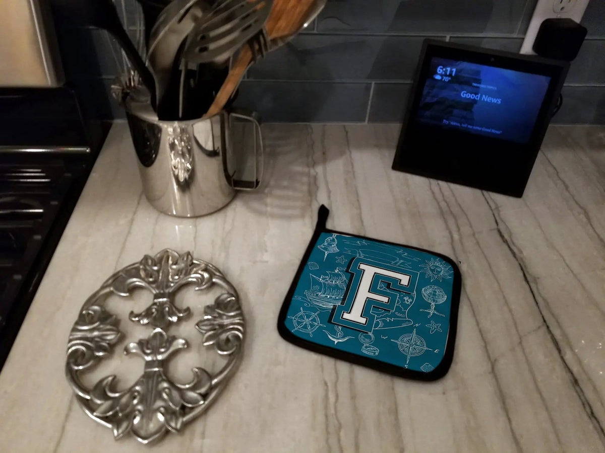Pot Holder Set of 2 | Heat Resistant Quilted Hot Pads | 7.5 x 7.5 Inch | Letter F Sea Doodles Initial Alphabet