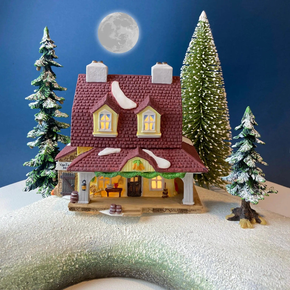 Christmas Village Van Tassel Manor by Department 56 | Enchanted New England Village Series | Illuminated Holiday House or Retail Decor | Collectors & Hosts