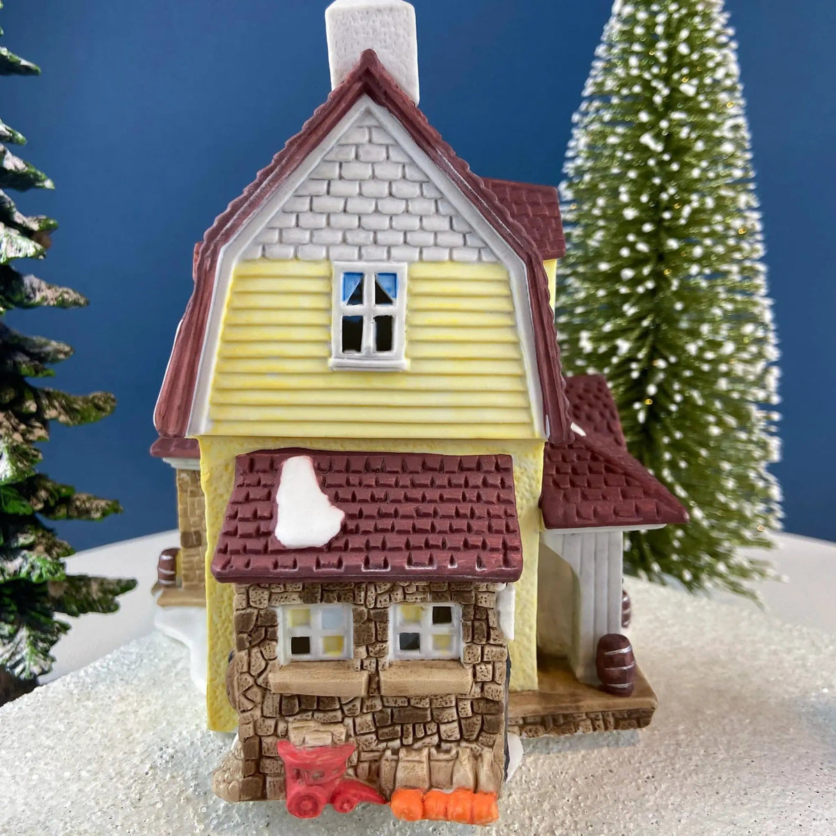 Christmas Village Van Tassel Manor by Department 56 | Enchanted New England Village Series | Illuminated Holiday House or Retail Decor | Collectors & Hosts