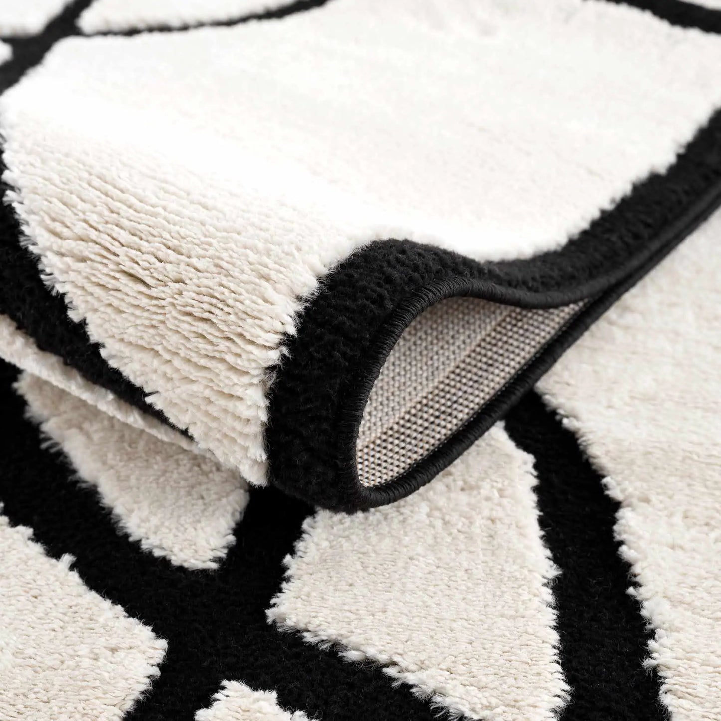 Azana Black & White Area Rug from PriceLows™