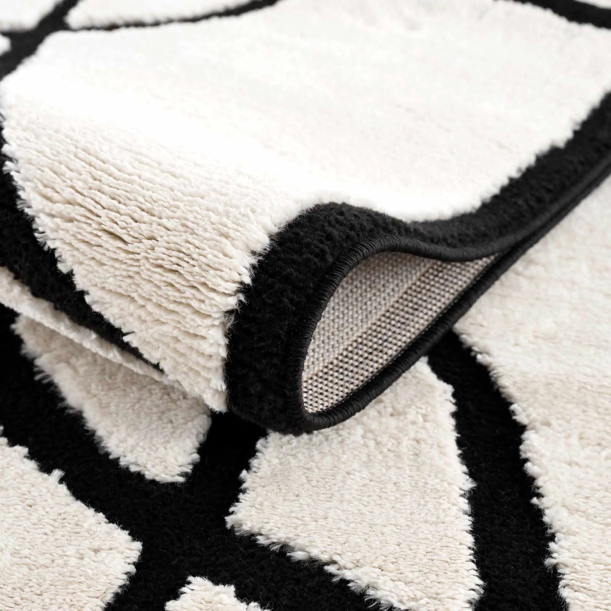 Azana Black & White Area Rug from PriceLows™