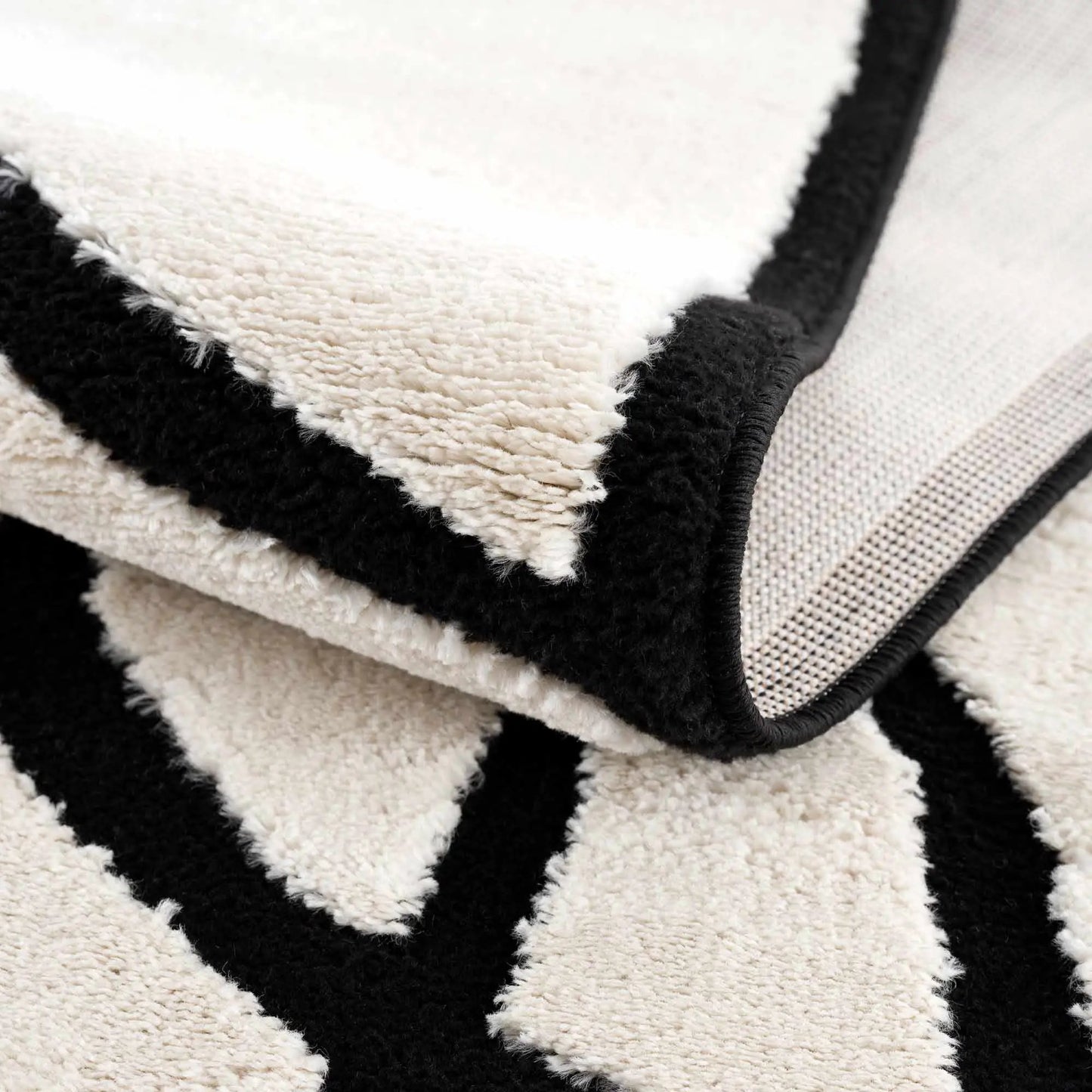 Azana Black & White Area Rug from PriceLows™