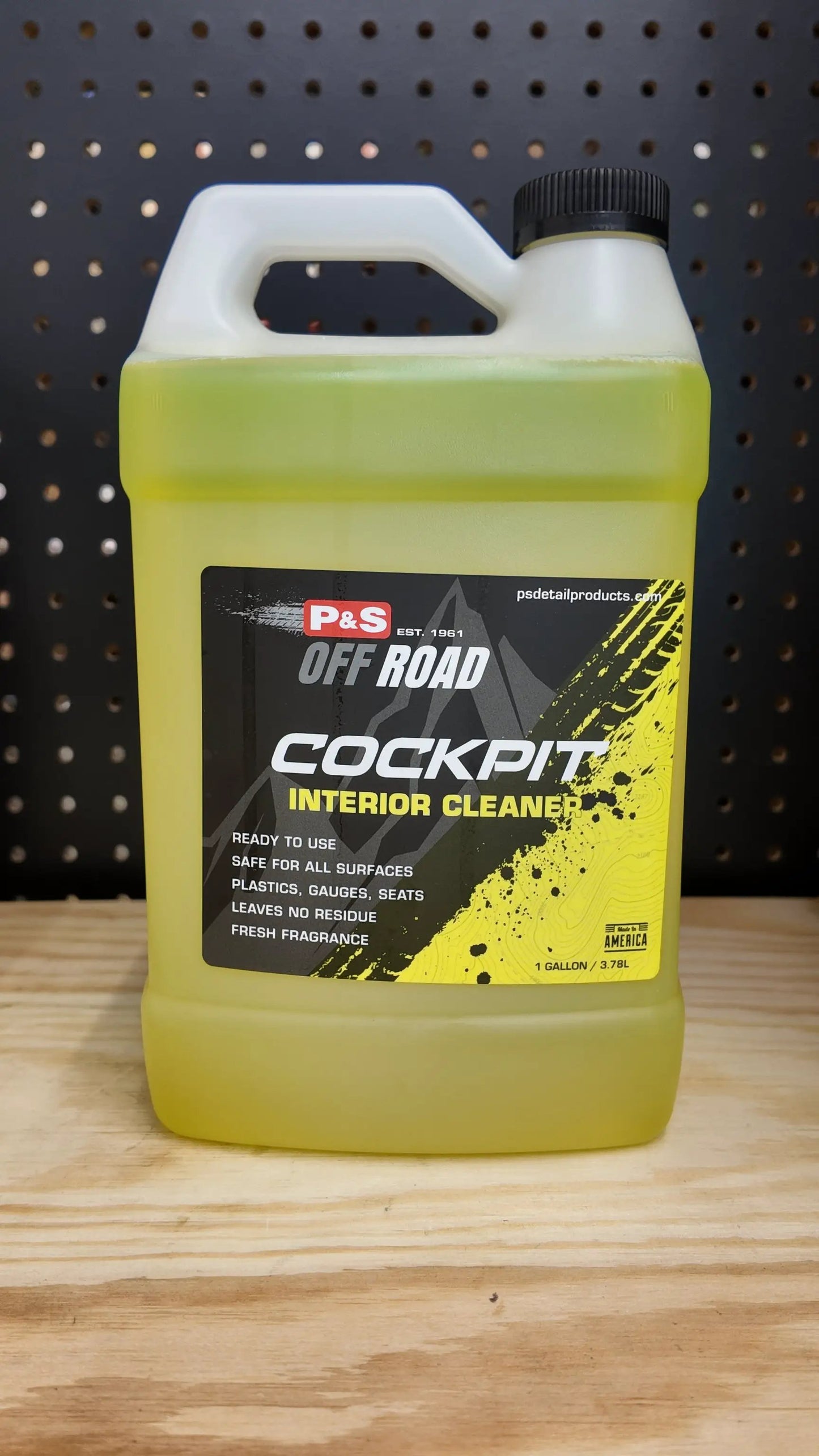 P&S Cockpit Interior Cleaner 1G from PriceLows™