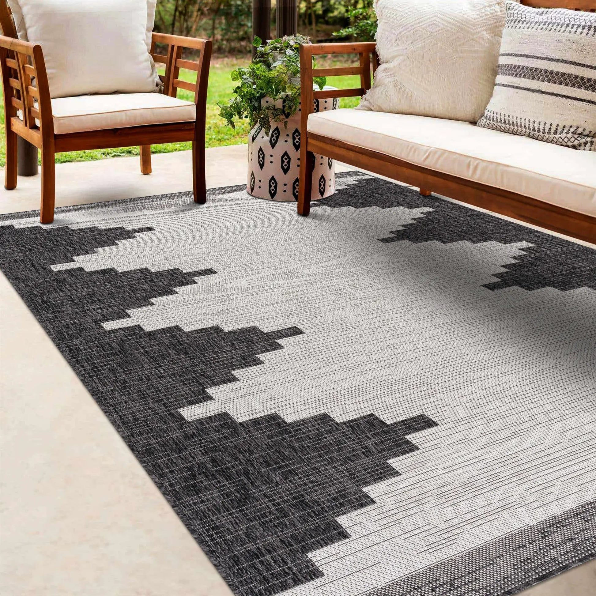 Djugun Outdoor Rug from PriceLows™