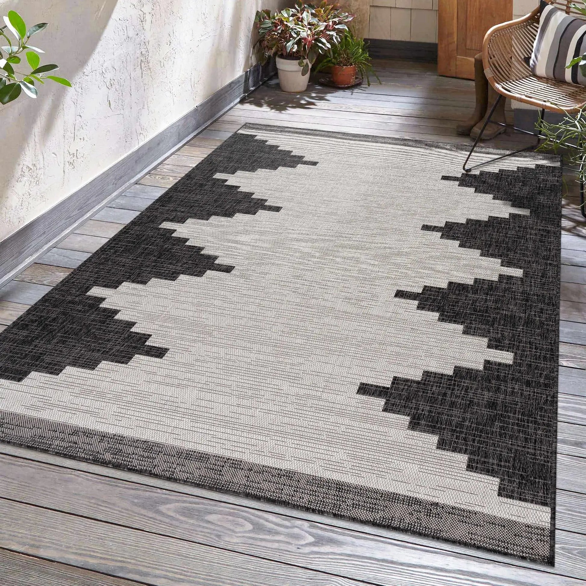 Djugun Outdoor Rug from PriceLows™