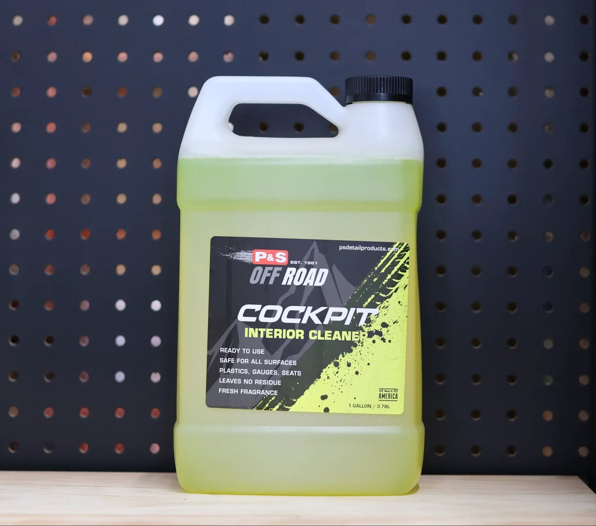 P&S Cockpit Interior Cleaner 1G from PriceLows™