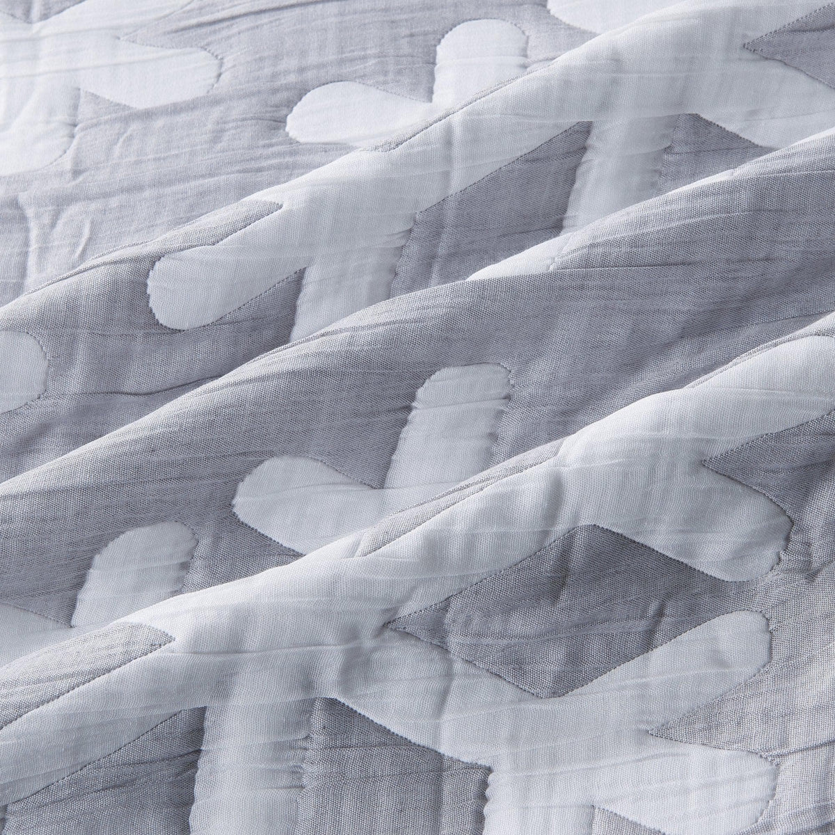 Matelassé Snowflake Quilt Set - Nino Collection from PriceLows™