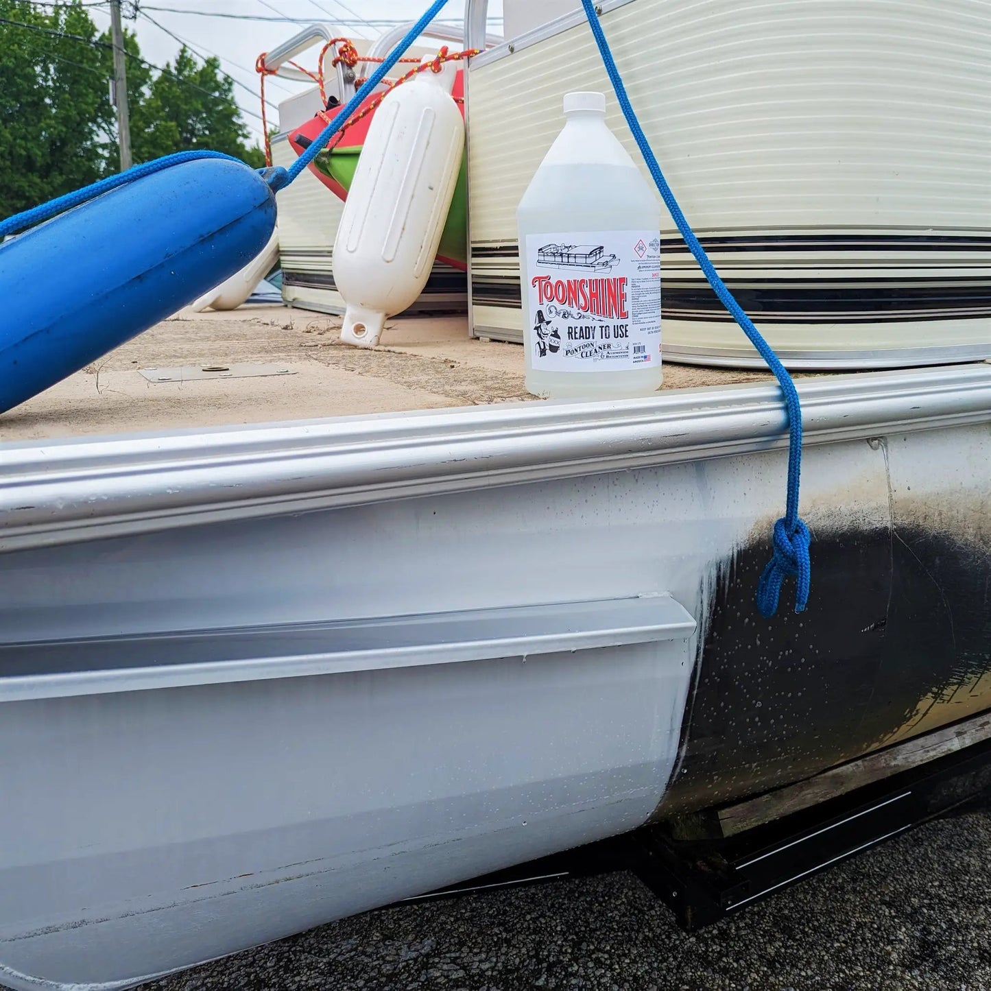 Toonshine Ready to Use Pontoon Cleaner from PriceLows™