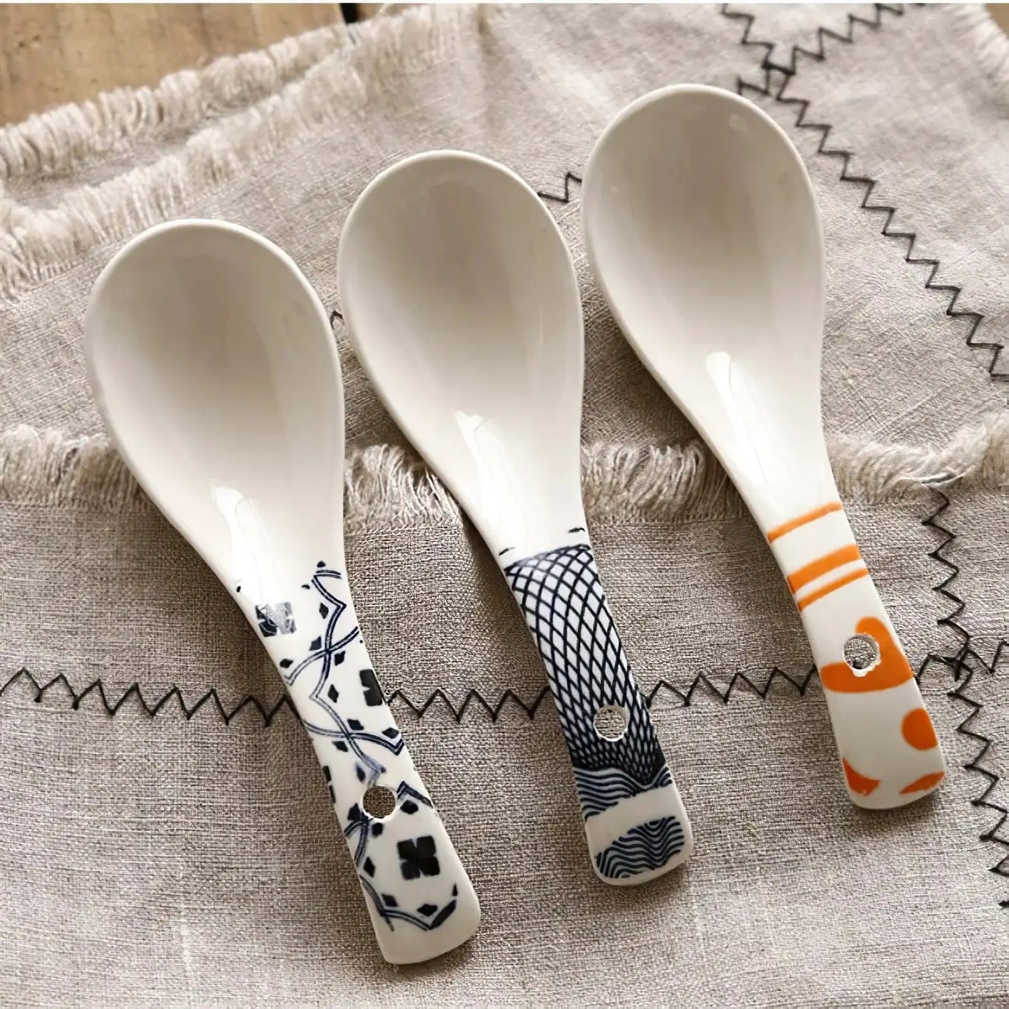 1Pcs Ceramic Spoon Multi-Function Glaze Porcelain Japanese Scoop Porridge Soup Spoon Tableware Restaurant Household Kitchenware from PriceLows™