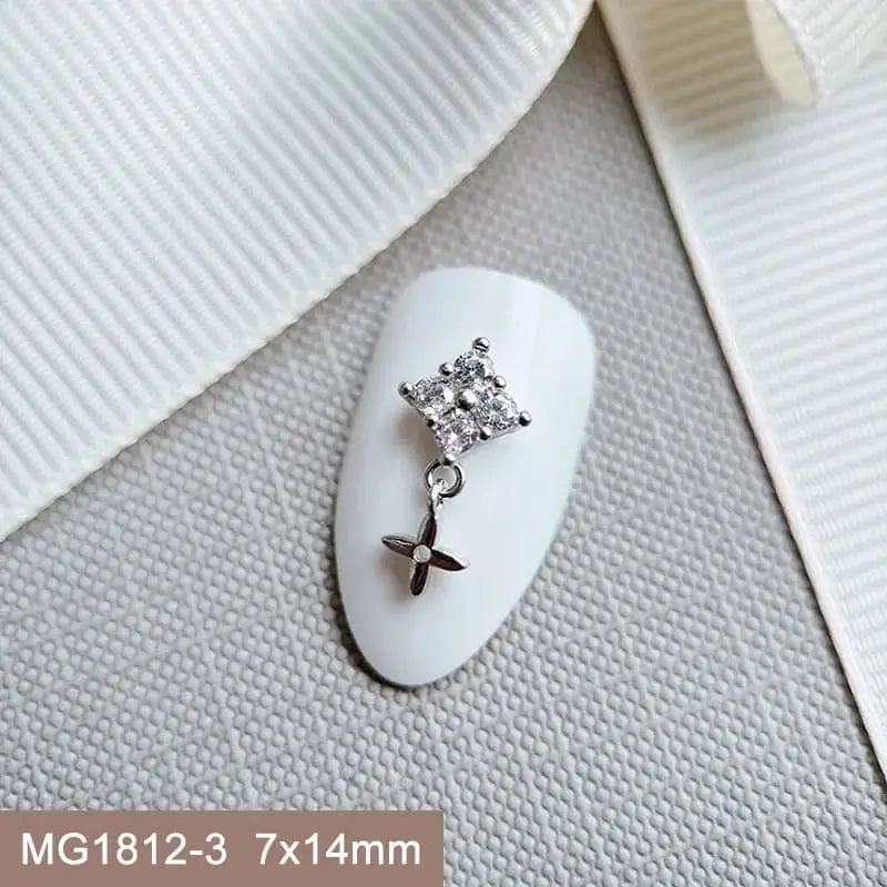 10pcs/lot Luxury Flower Love Heart Zircon Metal Nails Jewelry Material Decorations Nail Art Accessories Charms Parts Supplies from PriceLows™
