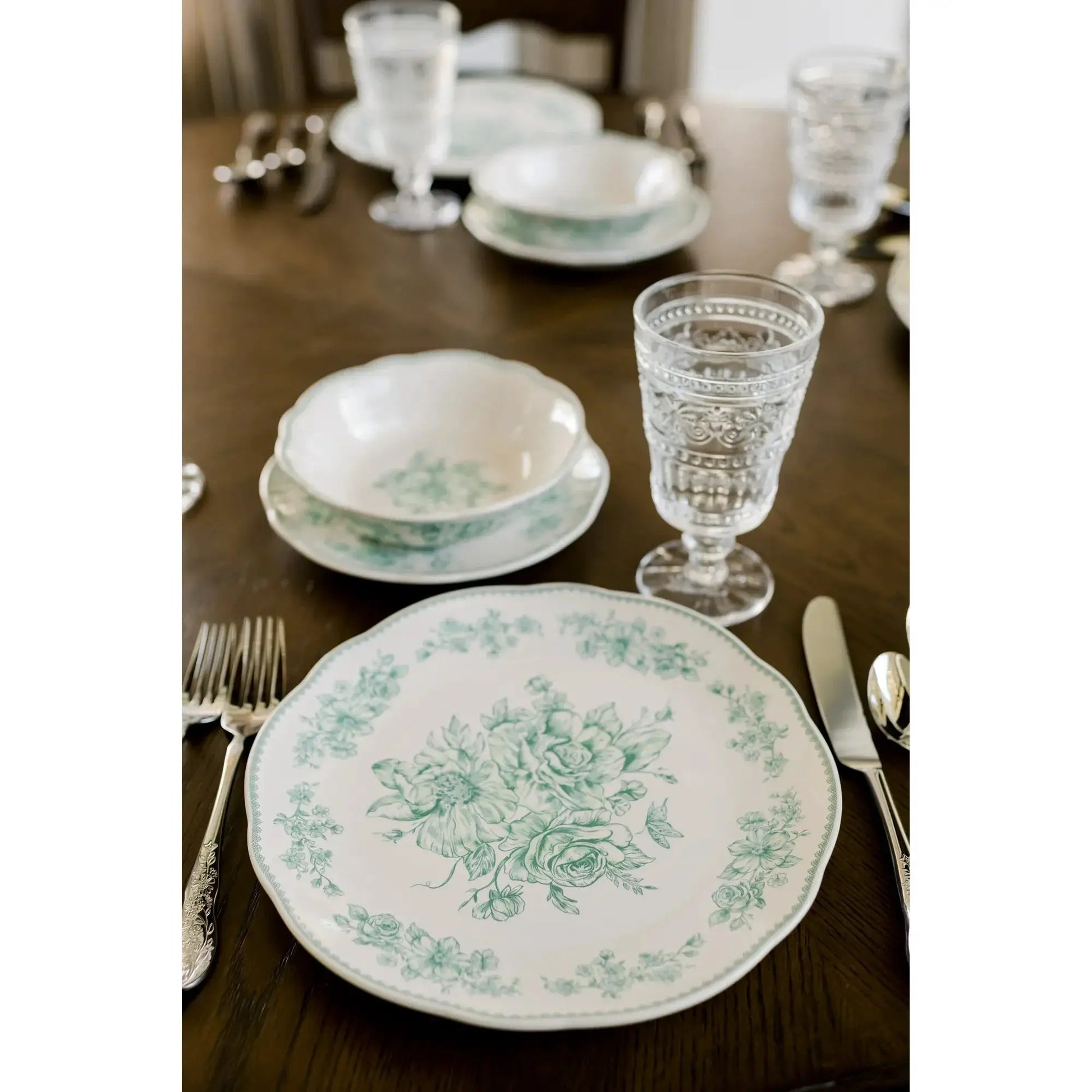 Agatha 12-Piece Green Stoneware Dinnerware Set – Durable Dishwasher & Microwave Safe Plates, Bowls, and Mugs for Everyday Dining from PriceLows™