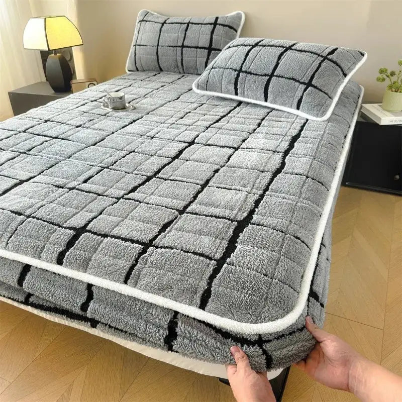 Plaid Thickened Bedding Set | 100 Polyester | Deep Padding | Single To King