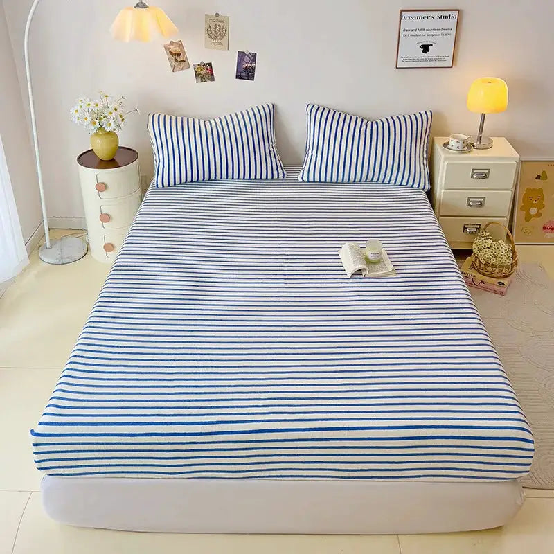 Fitted Bed Sheet | Polyester Fleece | Plaid Pattern | Single Queen King