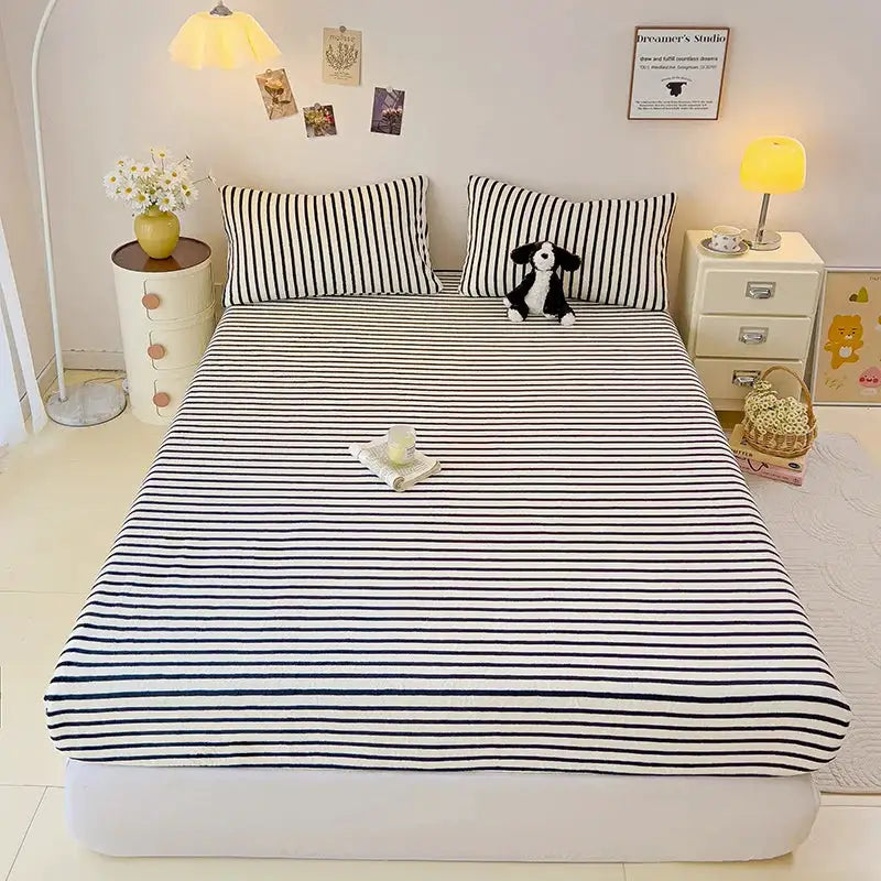 Fitted Bed Sheet | Polyester Fleece | Plaid Pattern | Single Queen King