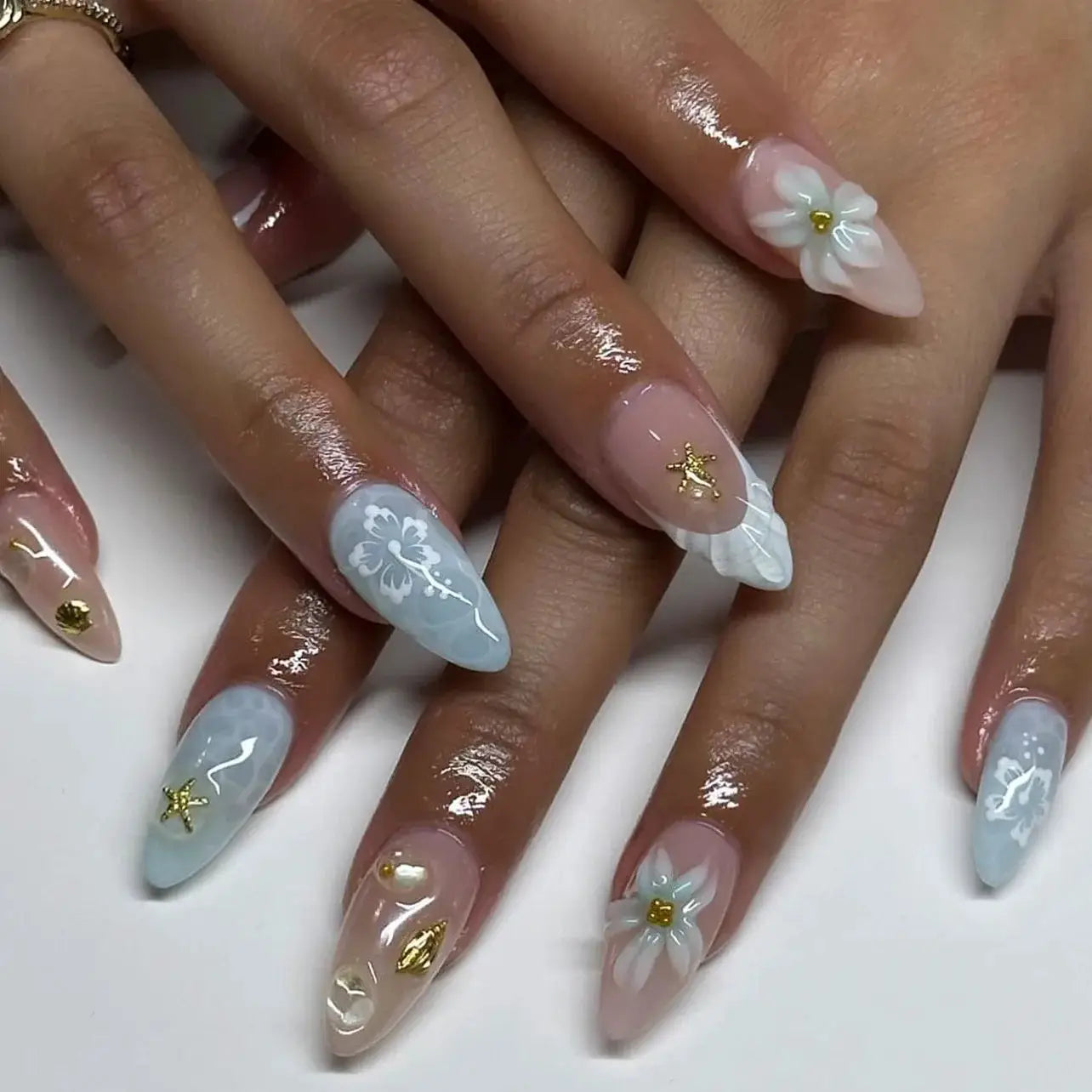 Press On Nails | 3D Seashell Design | Almond Shape | 24 Piece Set