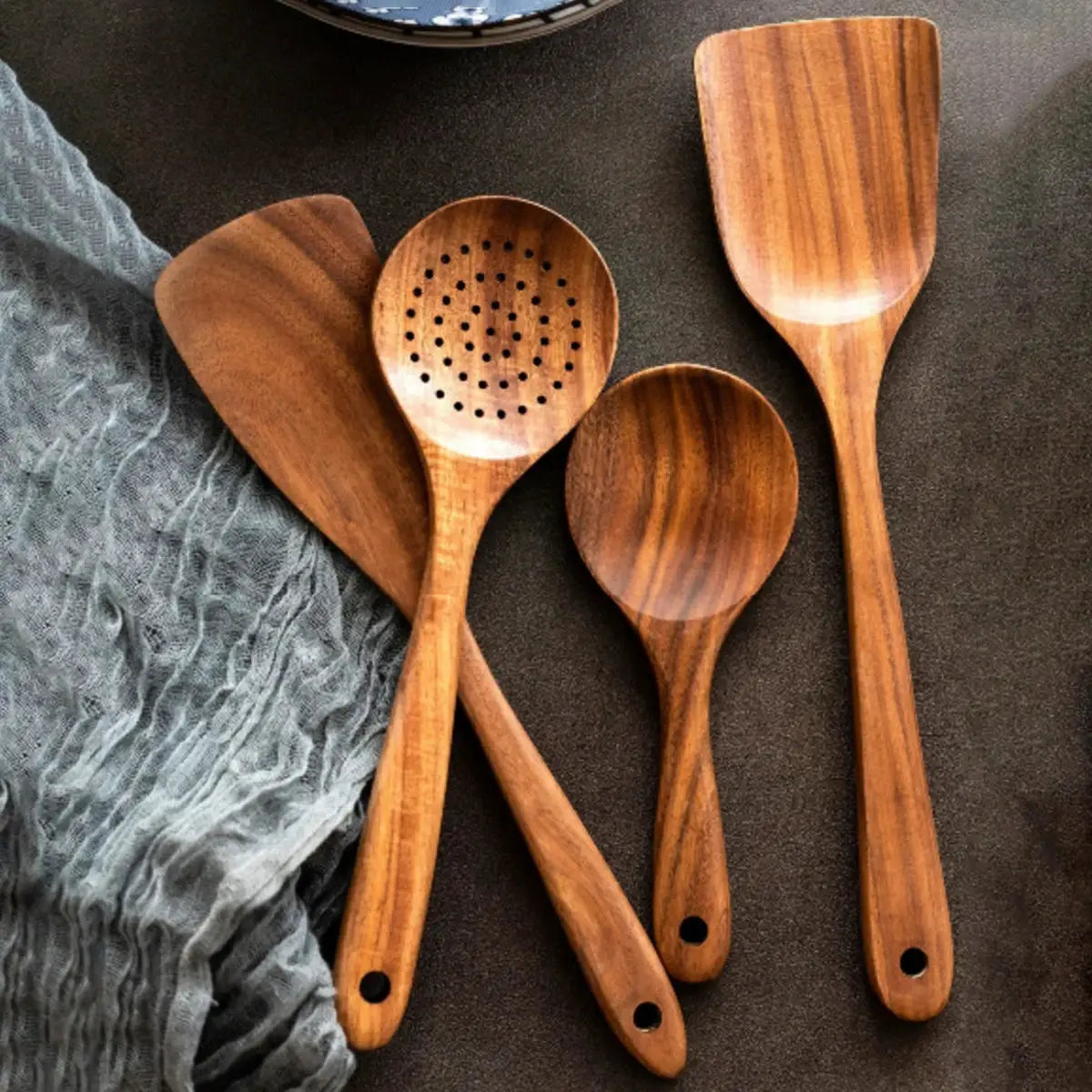 Wooden Kitchen Utensils | Natural Finish | Storage Bucket Included | 5 Piece