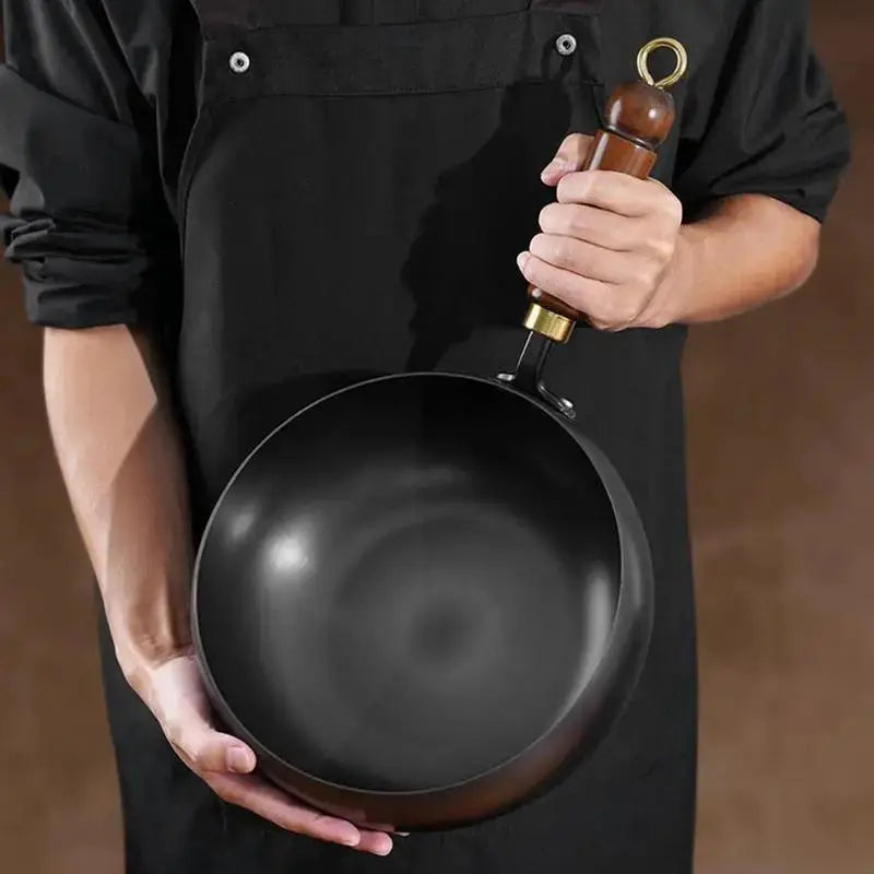 Cast Iron Frying Pan | 24 cm Diameter | Flat Bottom | Wooden Lid