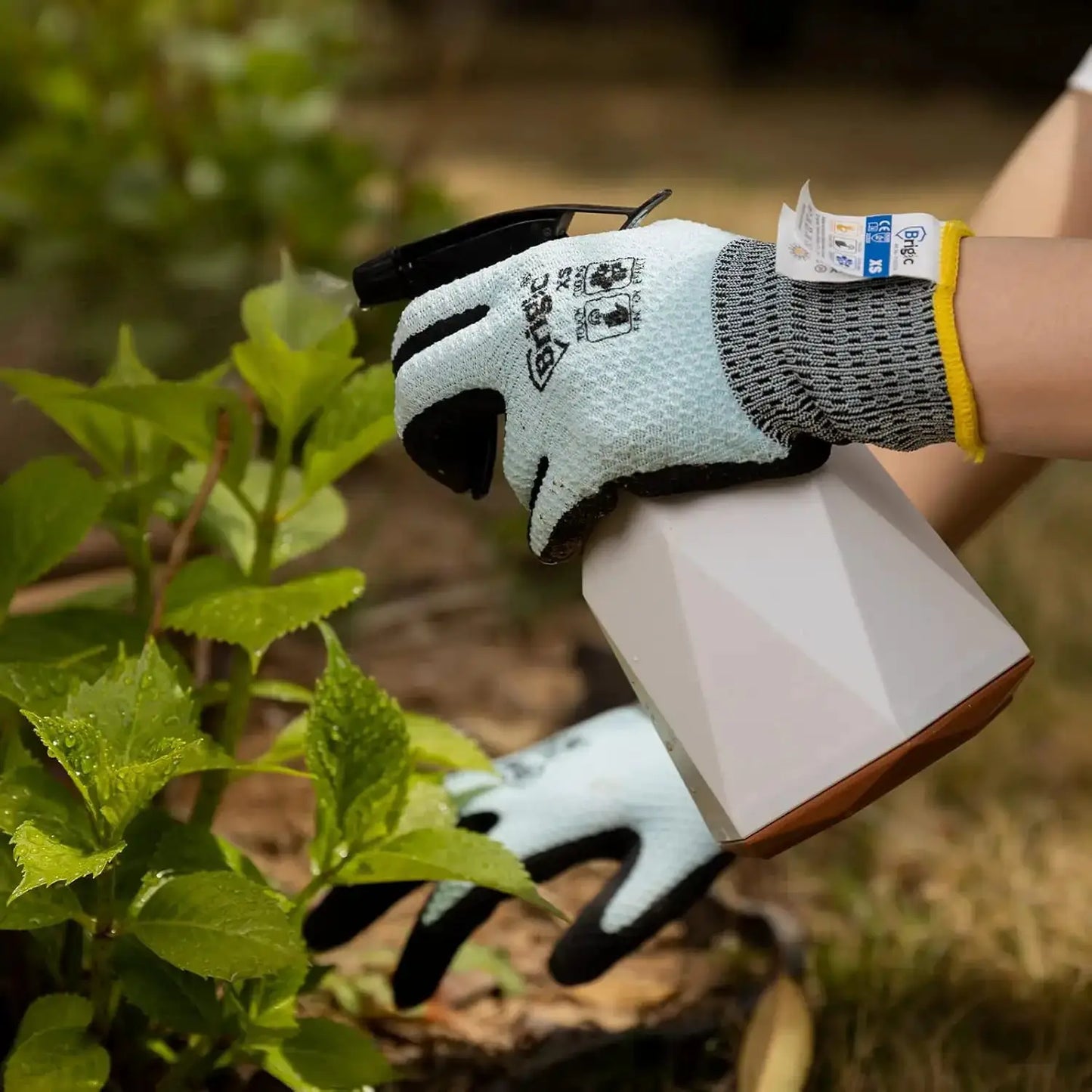 Cool Thin Touch Gardening Gloves for Women, Outdoor Work Yard Tools from PriceLows™