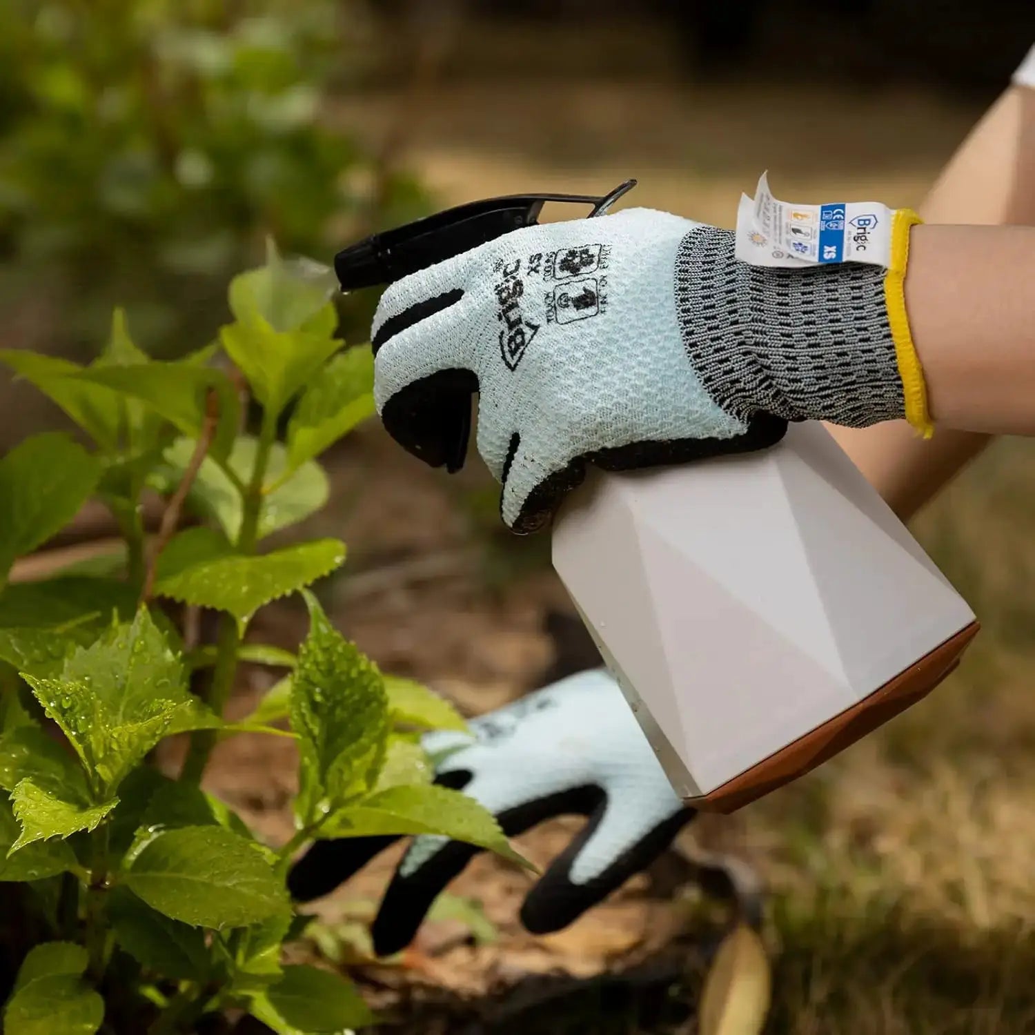 Cool Thin Touch Gardening Gloves for Women, Outdoor Work Yard Tools from PriceLows™