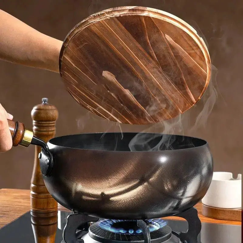 Cast Iron Frying Pan | 24 cm Diameter | Flat Bottom | Wooden Lid