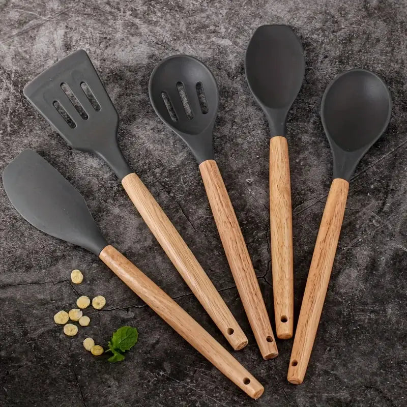 14pcs silicone utensil set with plastic holder from PriceLows™