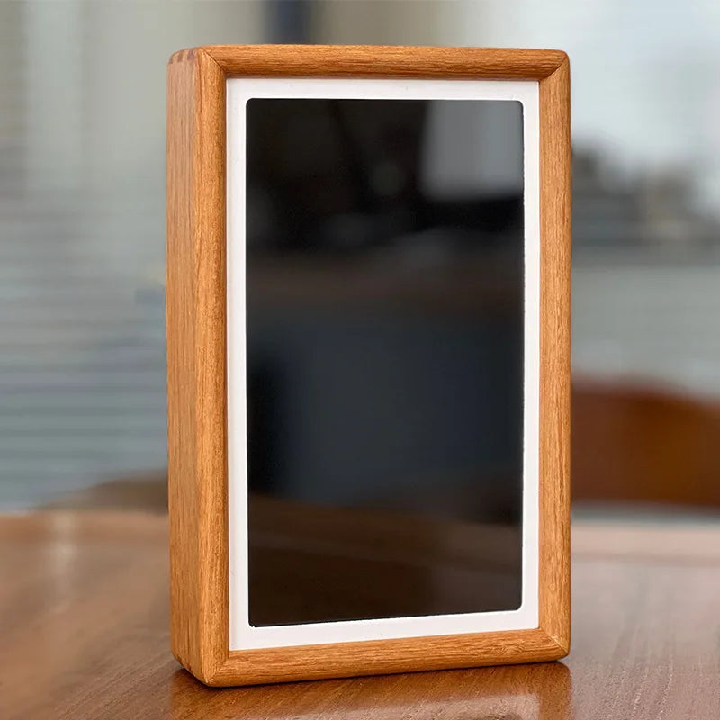 Wooden Digital Photo Frame | 8 GB Memory | 1024x768 Touch Display | WiFi
