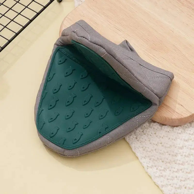 Silicone Oven Gloves | Fish Shaped | Heat Resistant | One Size
