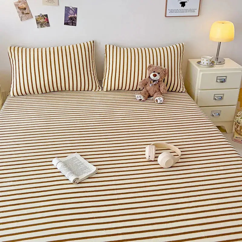 Fitted Bed Sheet | Polyester Fleece | Plaid Pattern | Single Queen King