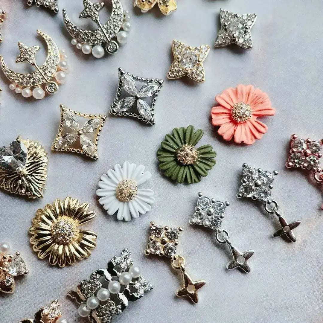 10pcs/lot Luxury Flower Love Heart Zircon Metal Nails Jewelry Material Decorations Nail Art Accessories Charms Parts Supplies from PriceLows™