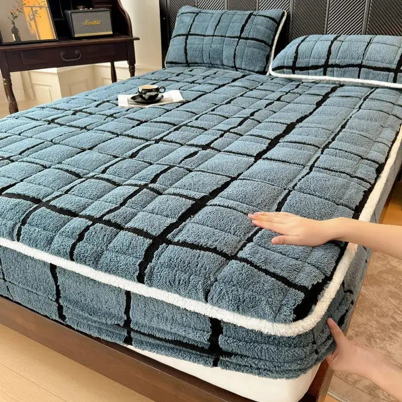 Plaid Thickened Bedding Set | 100 Polyester | Deep Padding | Single To King