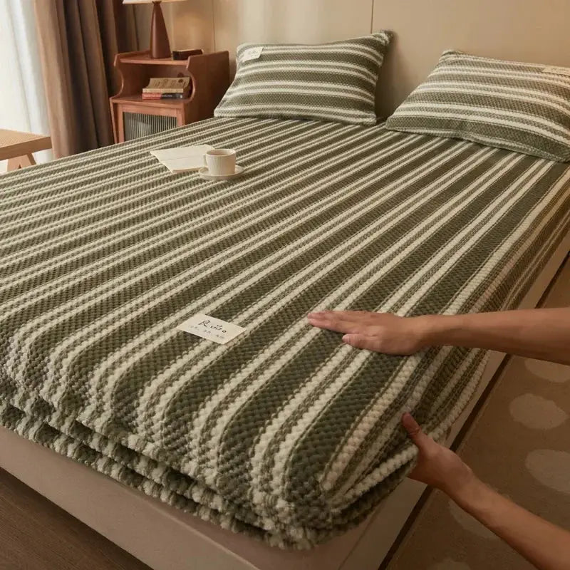 Coral Fleece Fitted Sheet | 400 Thread Count | Deep Pocket Fit | Twin To King