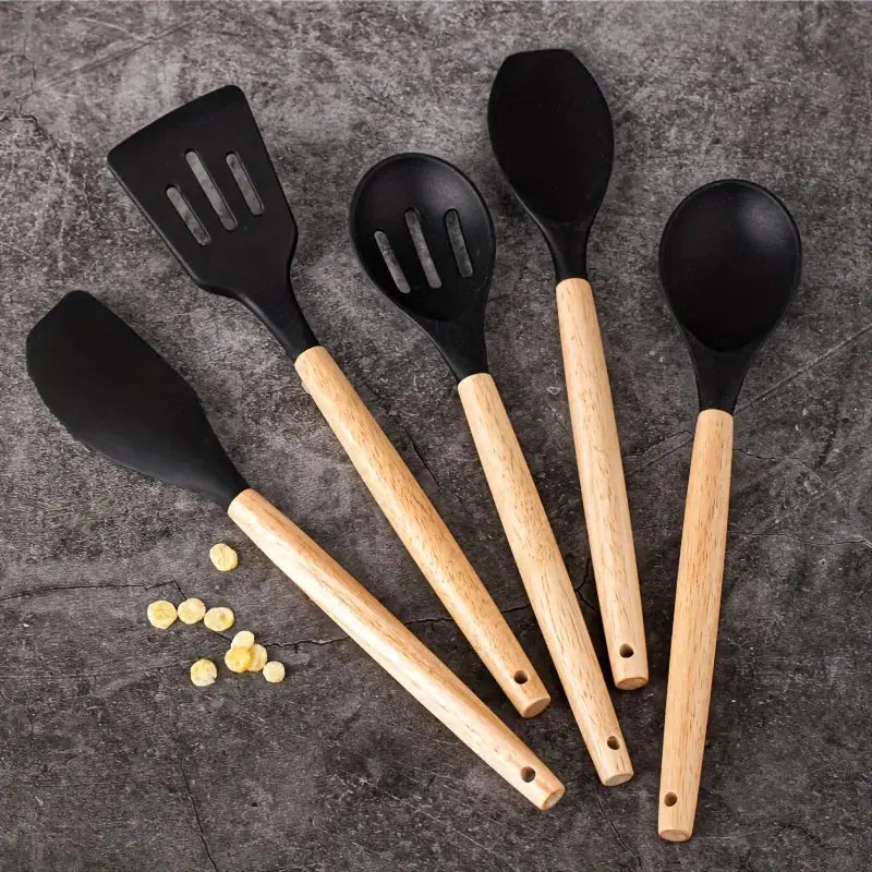 14pcs silicone utensil set with plastic holder from PriceLows™